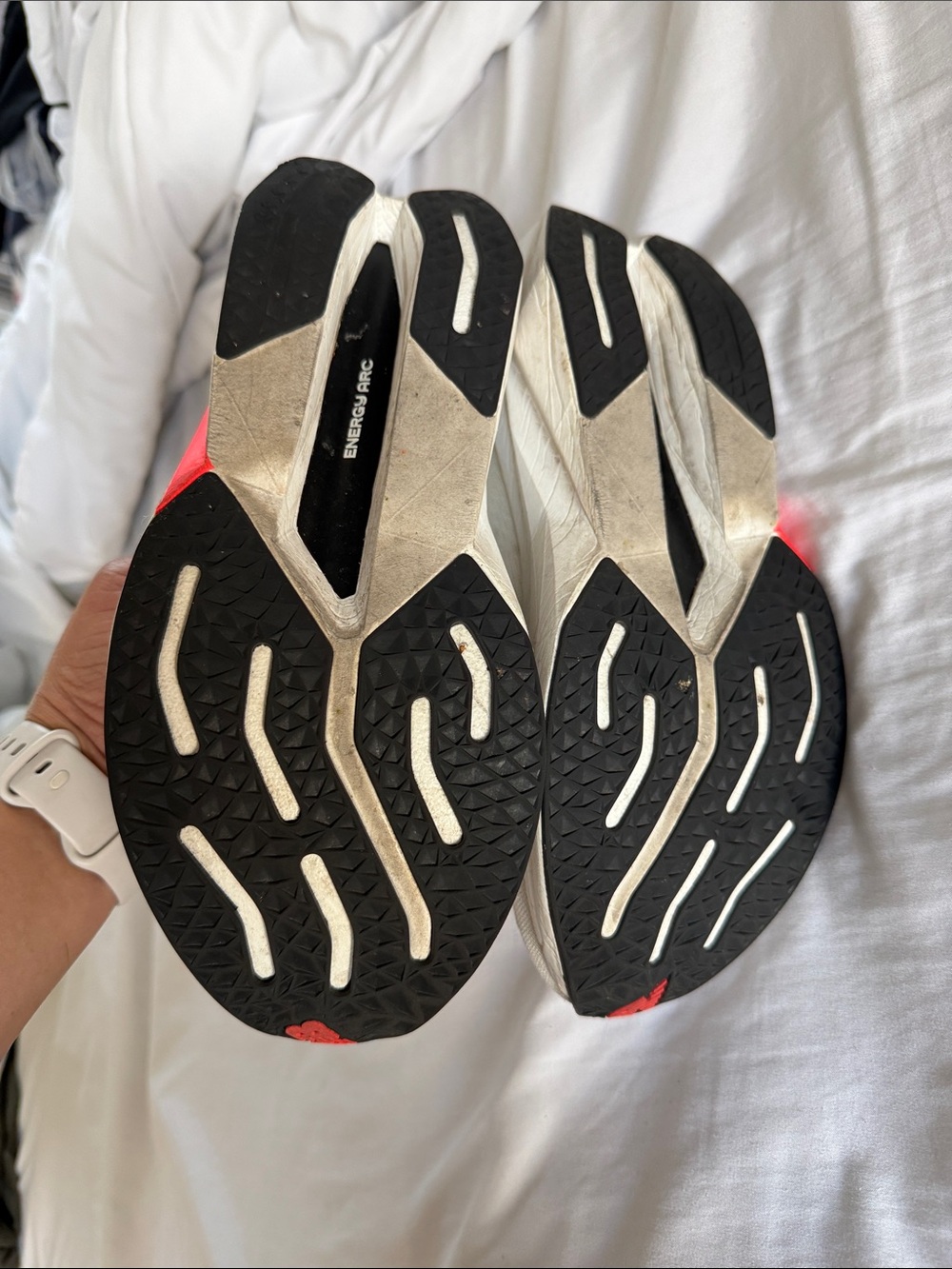 New Balance Women’s SuperComp Fuel Cell; black, white and neon orange 🎉 Size 8 - Picture 4 of 9